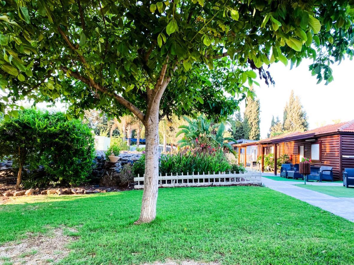 Hotel Etzel Tami Hospitality Neot Golan Exterior foto